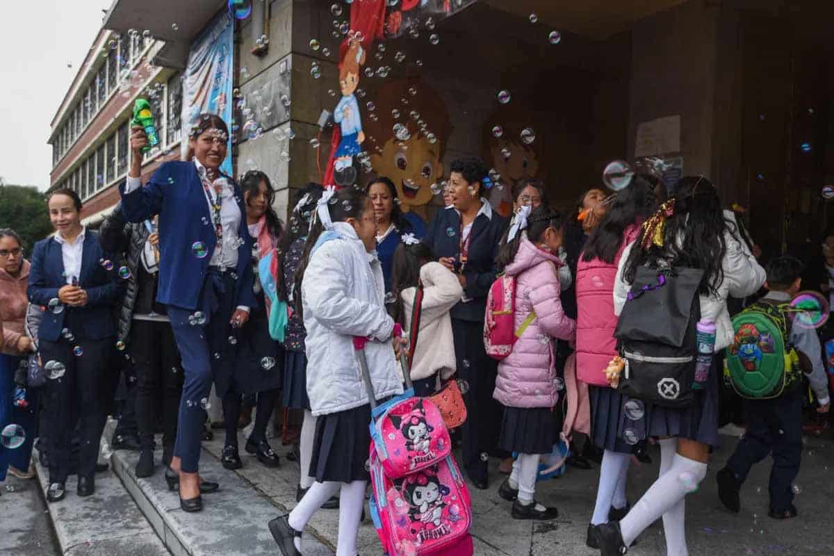 Escuelas mexicanas reciben inversión histórica para transformar su infraestructura en 2025