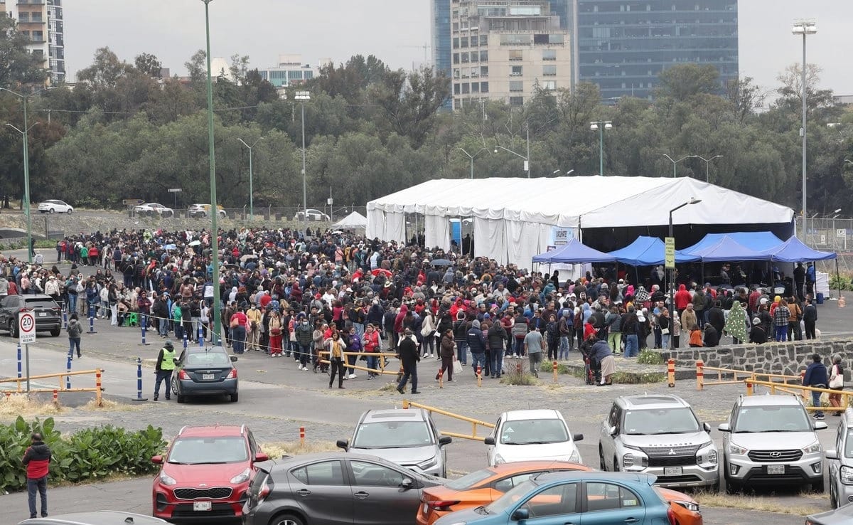 Éxito total en vacunación masiva de la UNAM: 15 mil dosis aplicadas