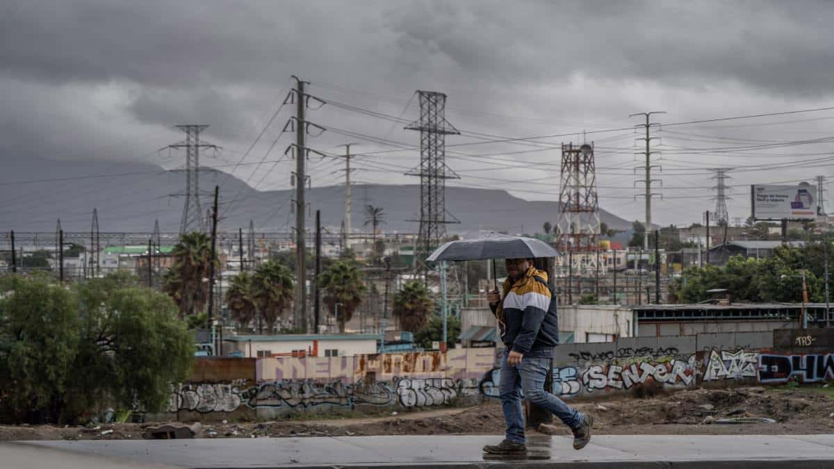 Frente frío 16 provoca heladas y lluvias intensas en México
