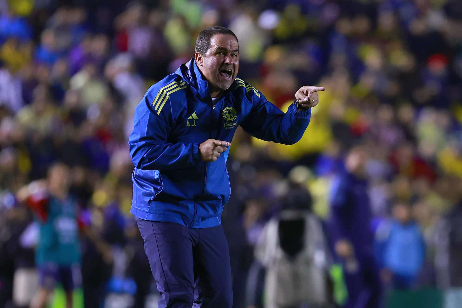 Jardine explota contra el arbitraje tras derrota del América