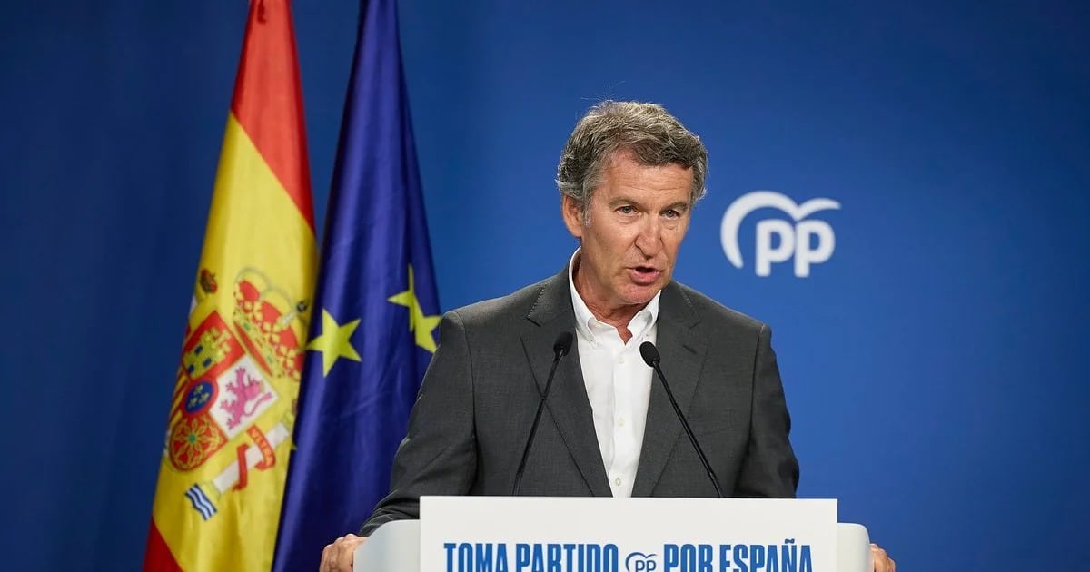 La derecha española arremete contra Pedro Sánchez por disculpas a México