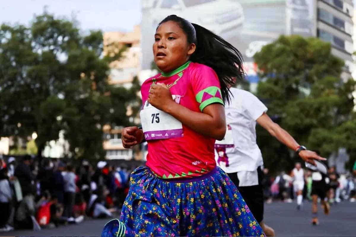 Lorena Ramírez, primera atleta indígena en ganar el Premio Nacional del Deporte