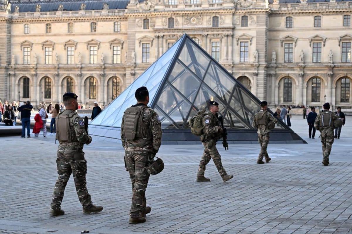 Louvre priorizó comprar obras antes que reforzar su seguridad, revela Tribunal
