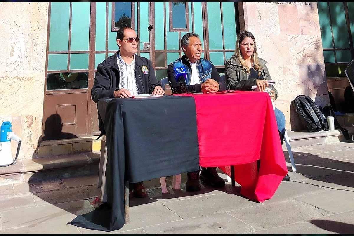 Maestros de Zacatecas se amparan tras despidos ordenados por David Monreal