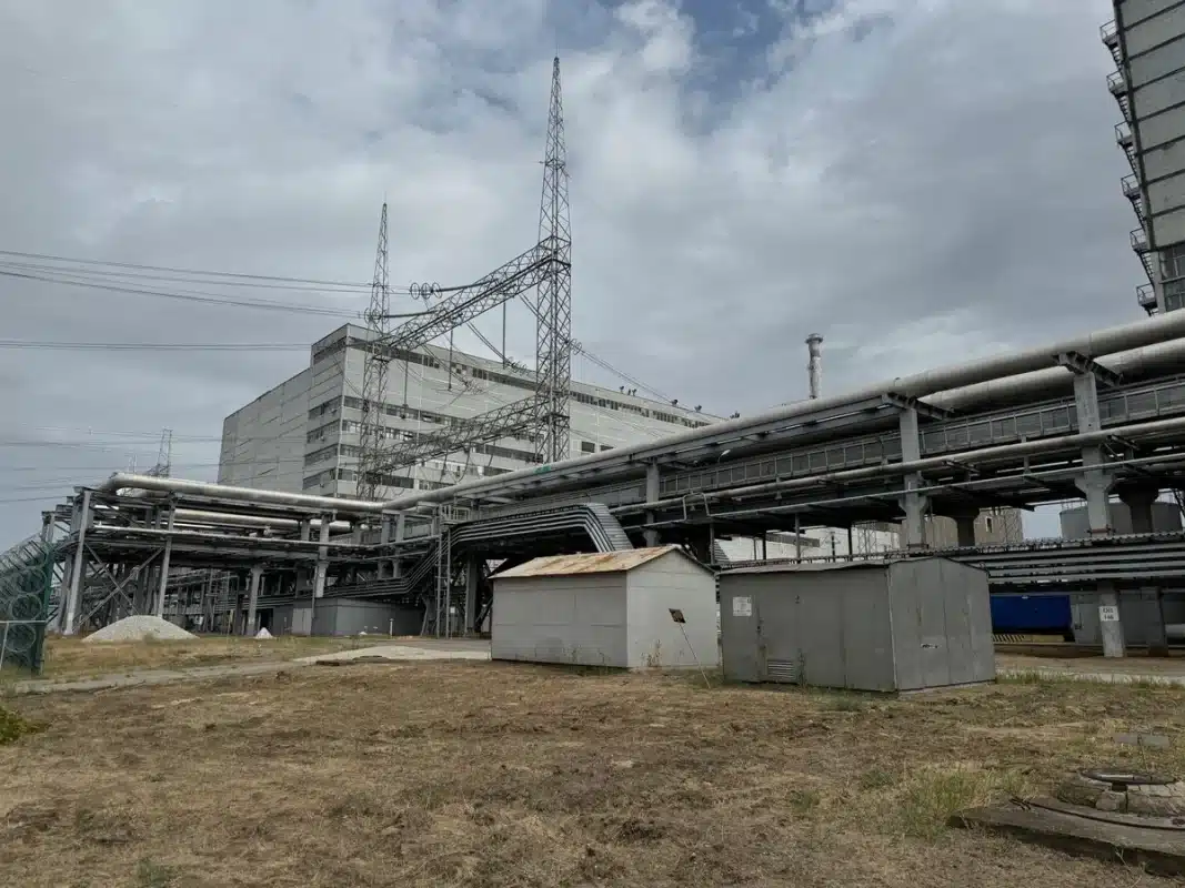 Reconectan la electricidad en la central nuclear de Zaporiyia después de seis meses Reconectan la electricidad en la central nuclear de Zaporiyia después de seis meses