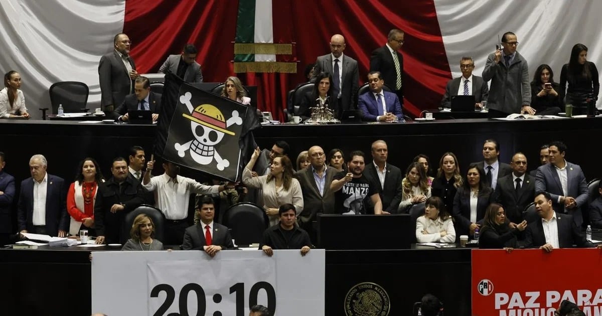 Sheinbaum critica al PRI por usar bandera de One Piece en convocatoria juvenil