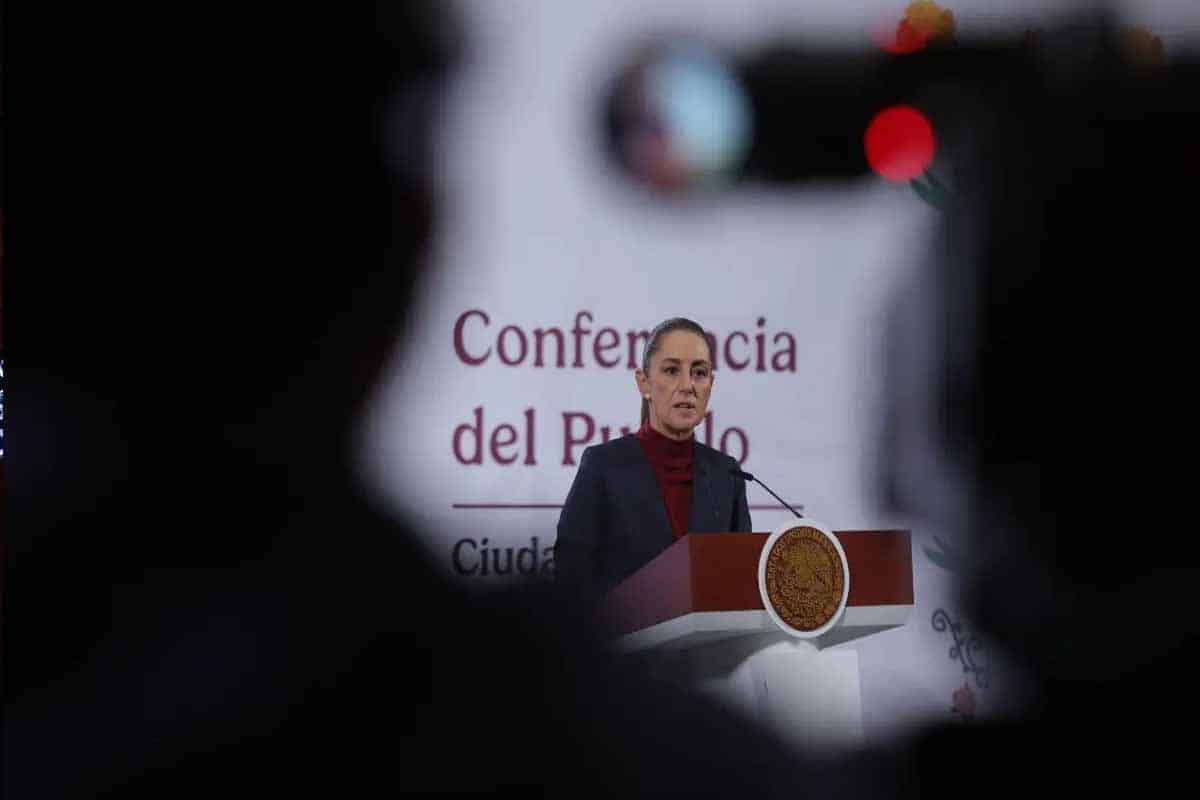 Sheinbaum defiende veto a dulces en escuelas y desata debate nacional