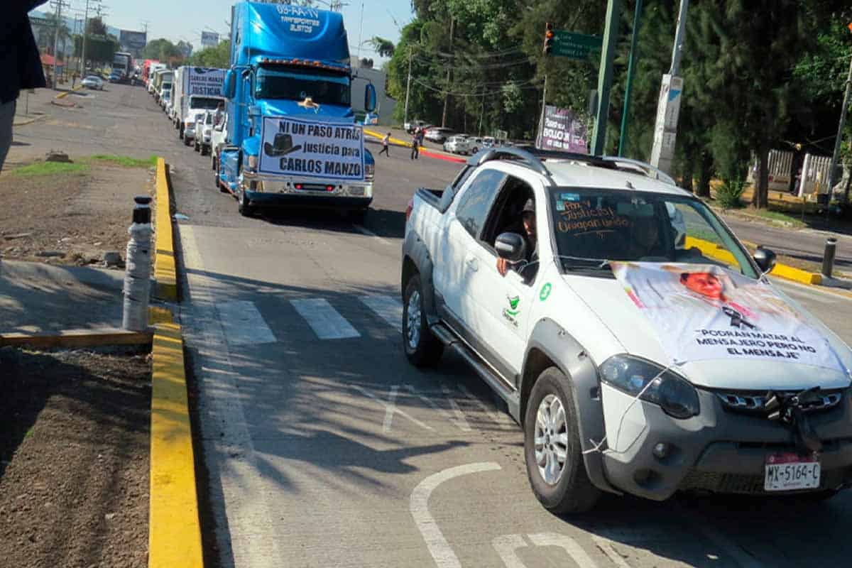 Transportistas marchan por la paz en Uruapan tras asesinato de Carlos Manzo