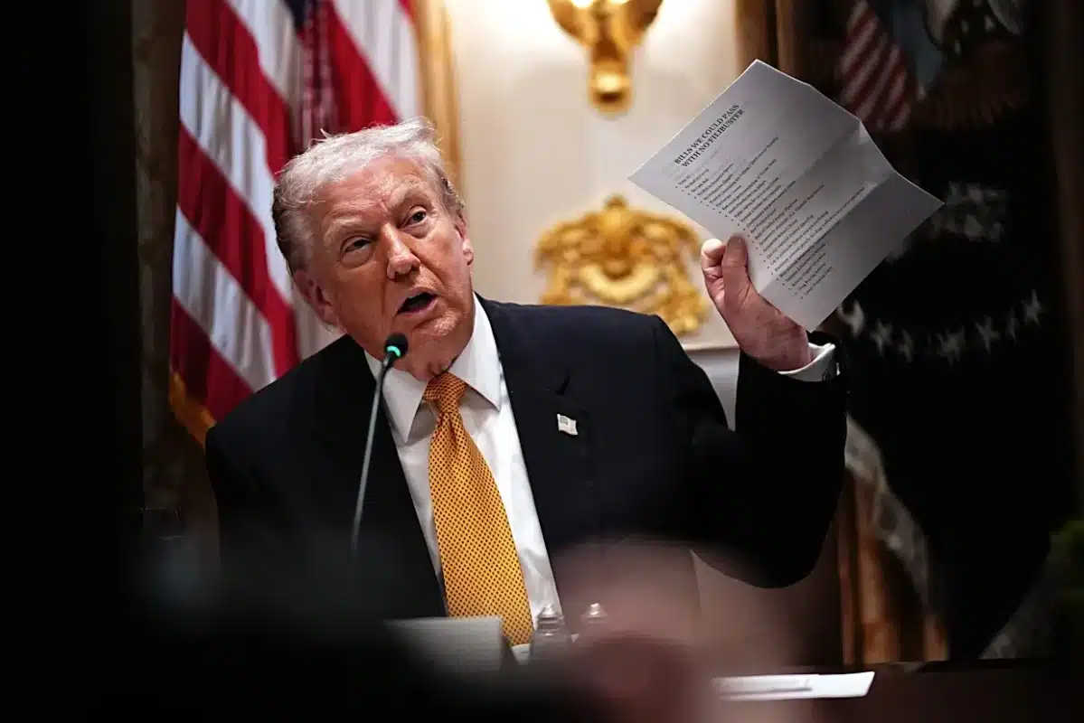 Trump arremete contra el Obamacare mientras el cierre del gobierno cumple 40 días