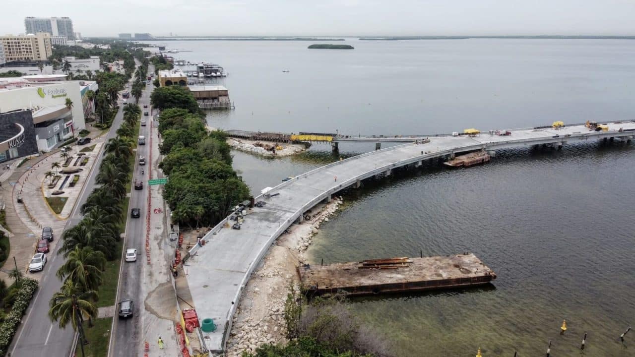 Puente Nichupté, en la recta final: construyen entronque en zona hotelera de Cancún Puente Nichupté, en la recta final: construyen entronque en zona hotelera de Cancún