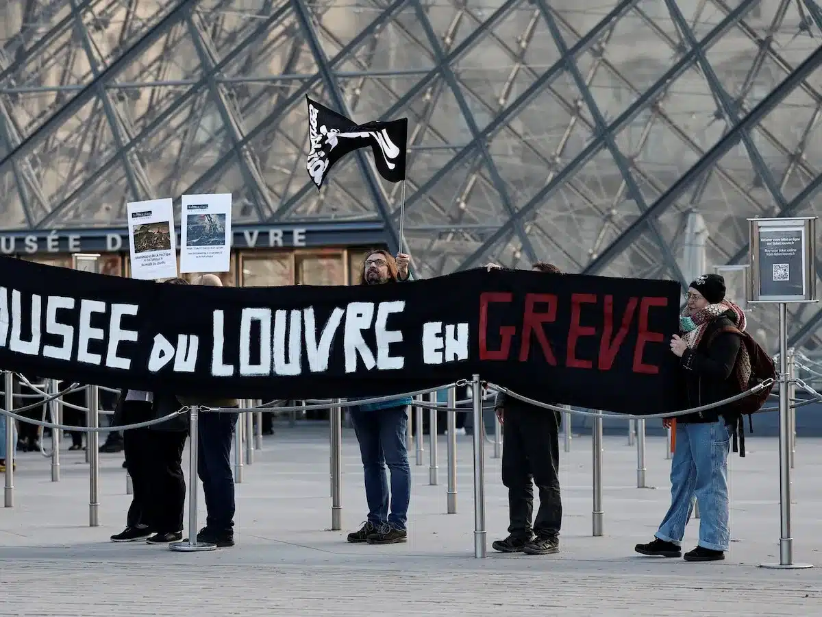 Cierre del Louvre por huelga reaviva crisis en el museo más visitado