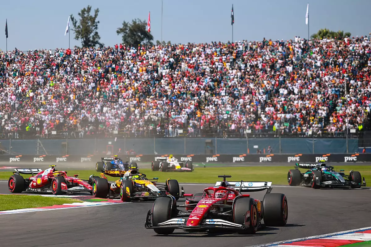 Fernando Alonso Campeonato F1: el español celebra la intensa batalla por el título
