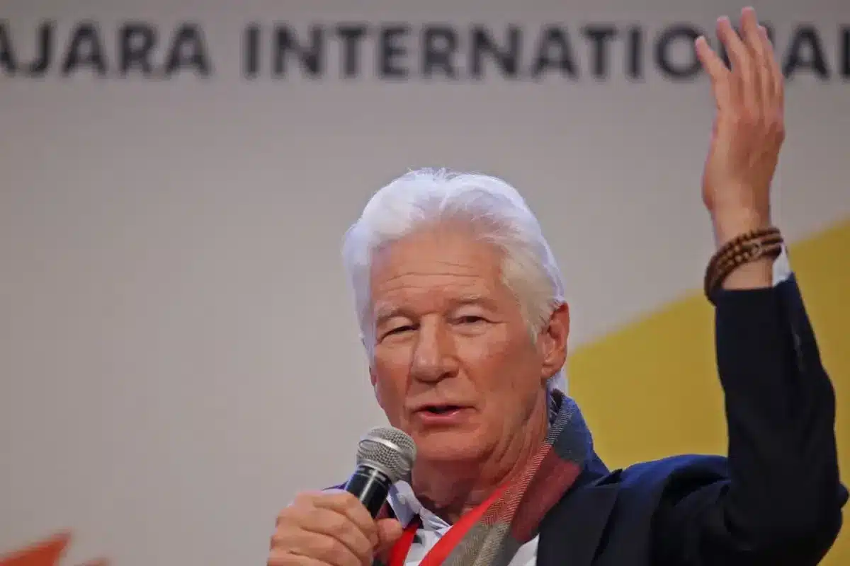 Richard Gere elogia a Sheinbaum: la inesperada ovación que desató polémica en la FIL