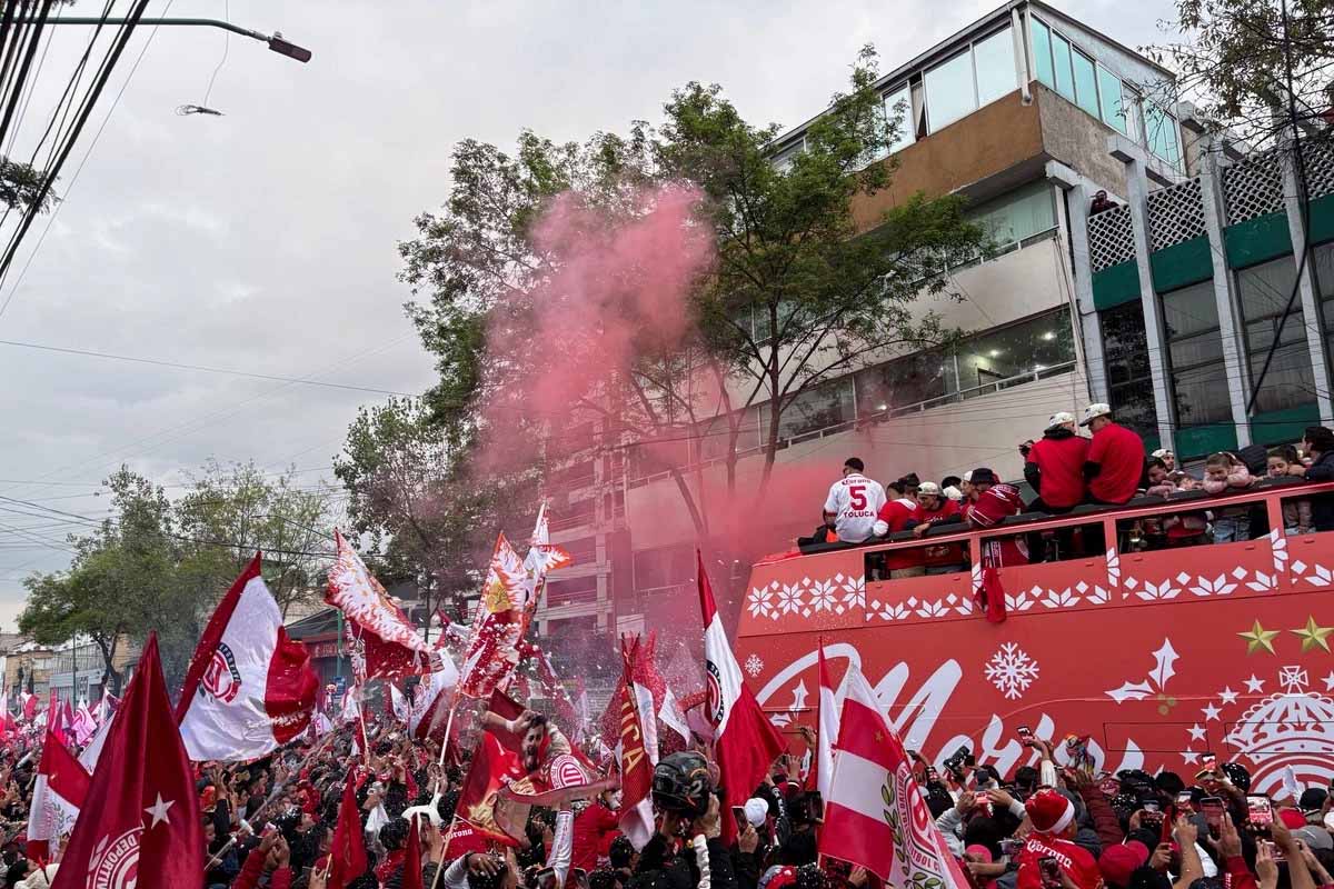 Toluca desata una multitud roja para celebrar el bicampeonato