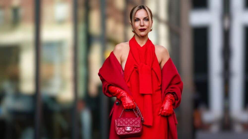 Vestir de rojo significado- Patrones psicológicos según la IA