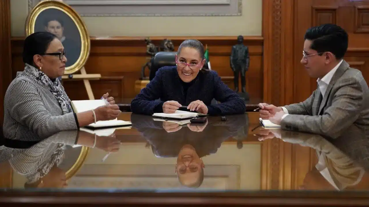 Visita papal Sheinbaum invita al papa León XIV en Día de la Virgen Visita papal: Sheinbaum invita al papa León XIV en Día de la Virgen