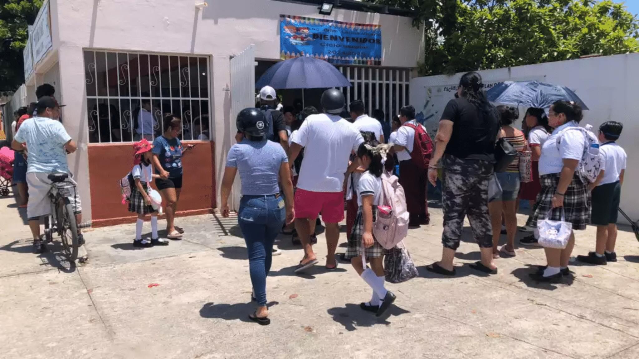 Cómo inscribir a tu hijo en la misma escuela que sus hermanos en Quintana Roo