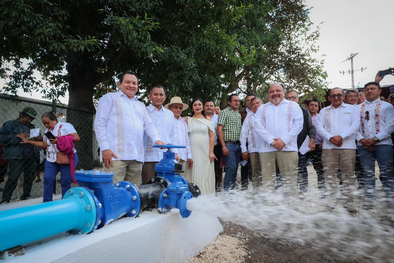 Rehabilitan sistemas de agua potable en Ixil
