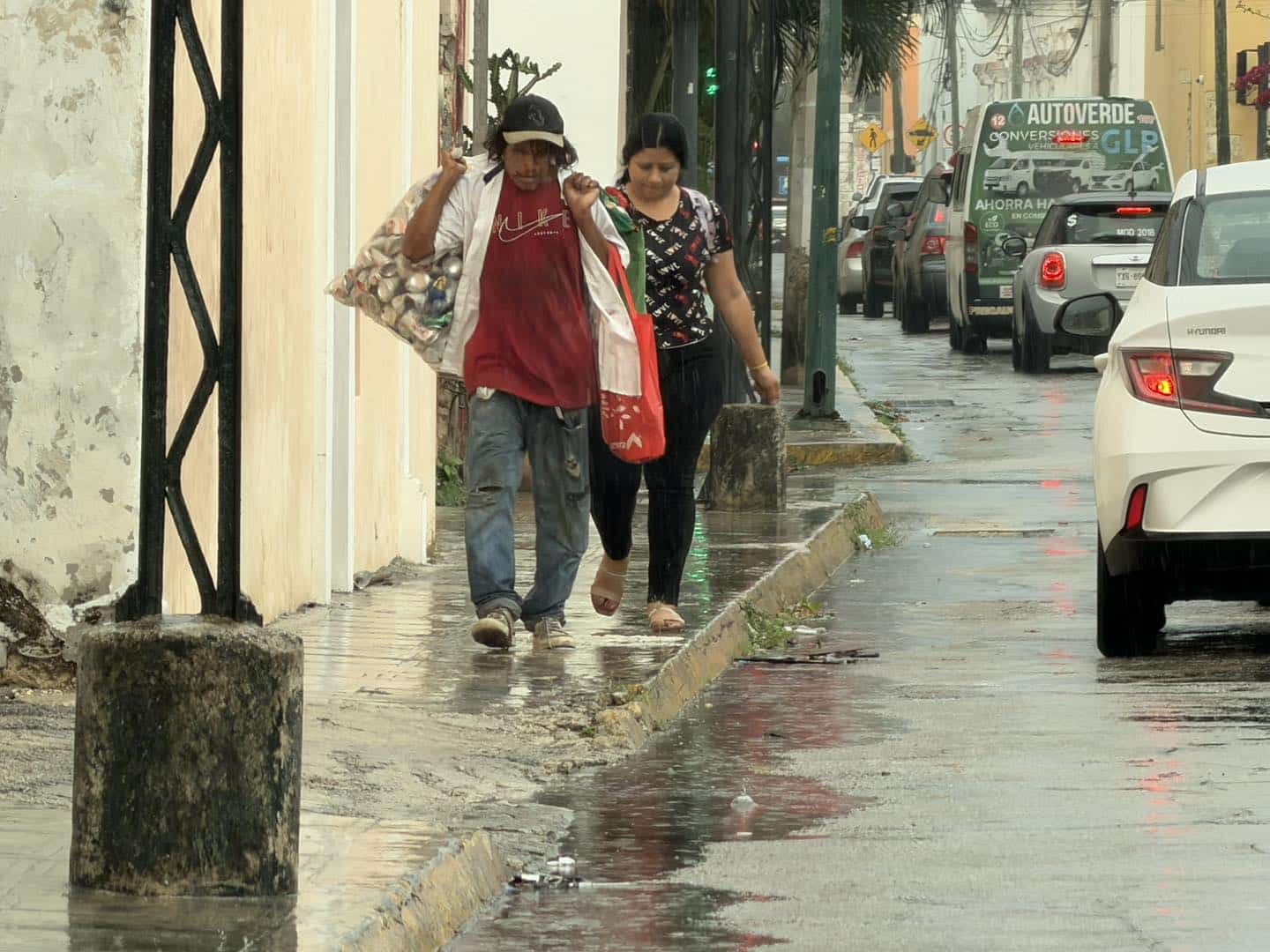 Mañana lluviosa en Yucatán por frente frío 27
