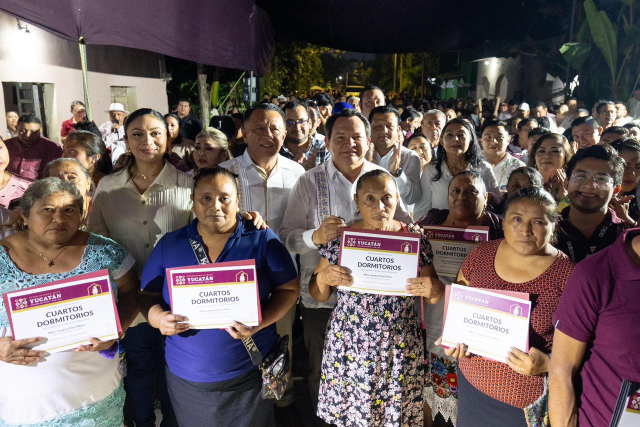 Entregan viviendas dignas en Chichimilá