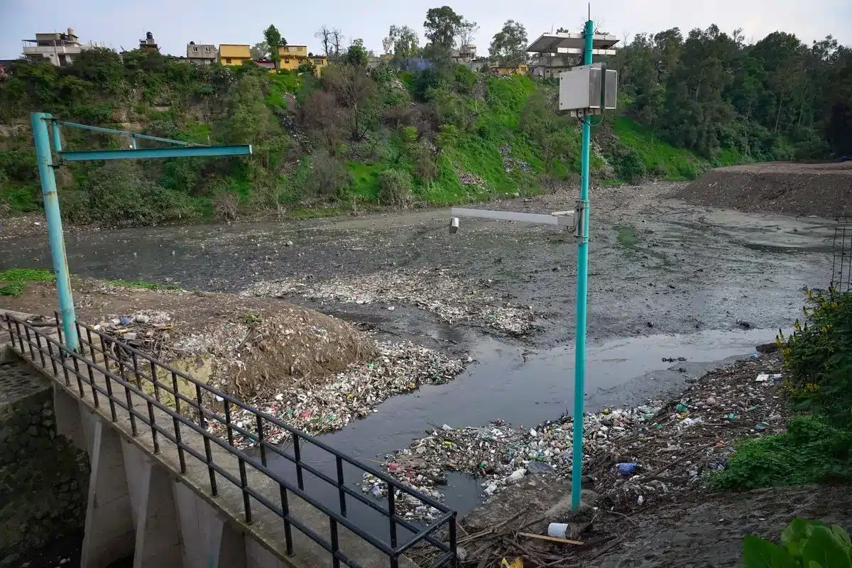 Basura en cauces Conagua retiró casi 100 mil toneladas en 2025 Basura en cauces: Conagua retiró casi 100 mil toneladas en 2025
