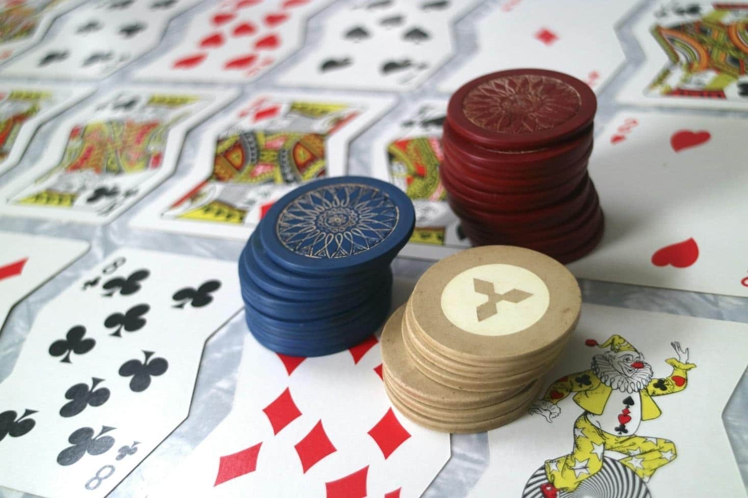 Cartas y monedas Gestionar sesiones de juego para un mejor control