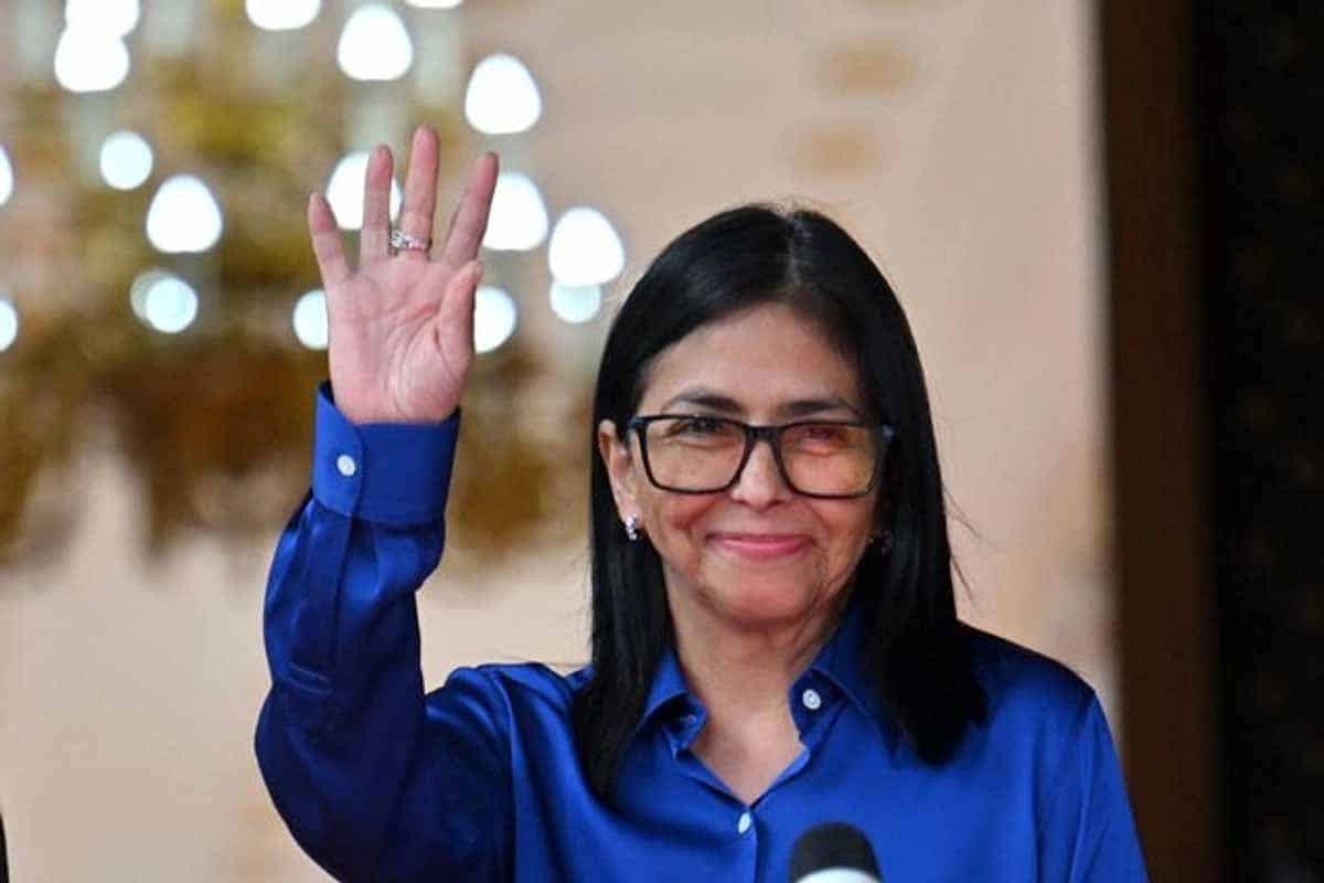 Delcy Rodríguez asegura diálogo sin temor con Estados Unidos mientras el gobierno anuncia medidas para estabilizar la economía
