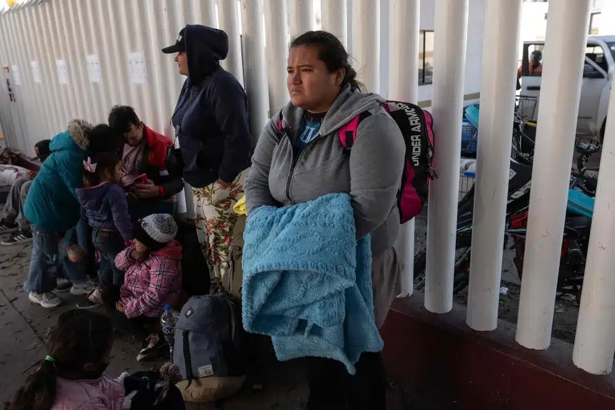 Estatus migratorio temporal: jueza frena intento de Trump de eliminarlo