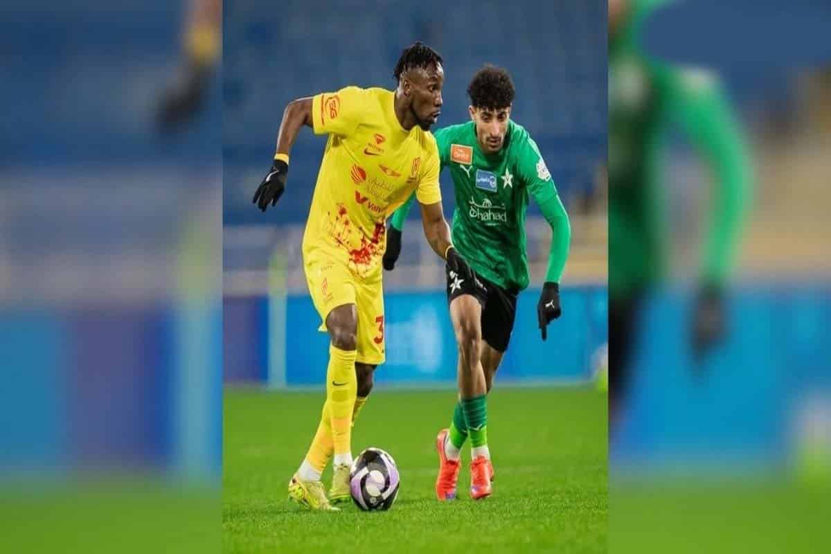 Julián Quiñones imparable en Arabia y reta a Cristiano