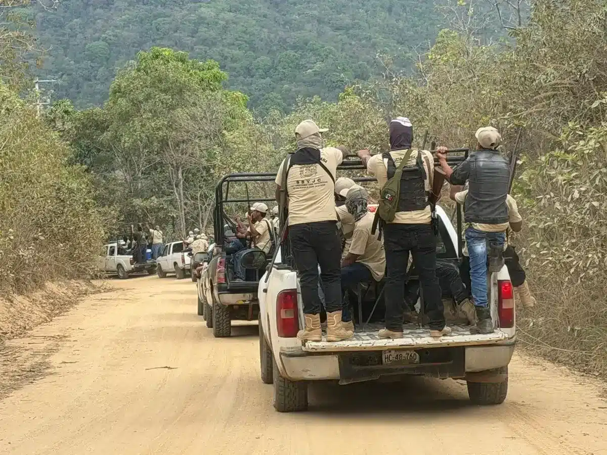 Policías comunitarios en Guerrero: 500 civiles retan al crimen