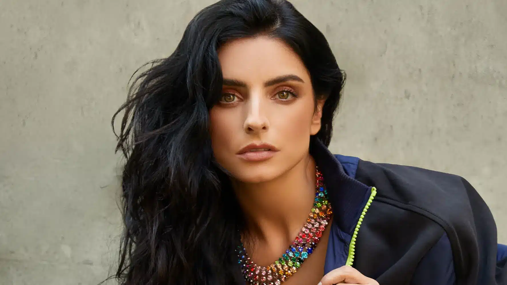 Aislinn Derbez- Lecciones de diversificación y éxito en los negocios Aislinn Derbez: Lecciones de diversificación y éxito en los negocios