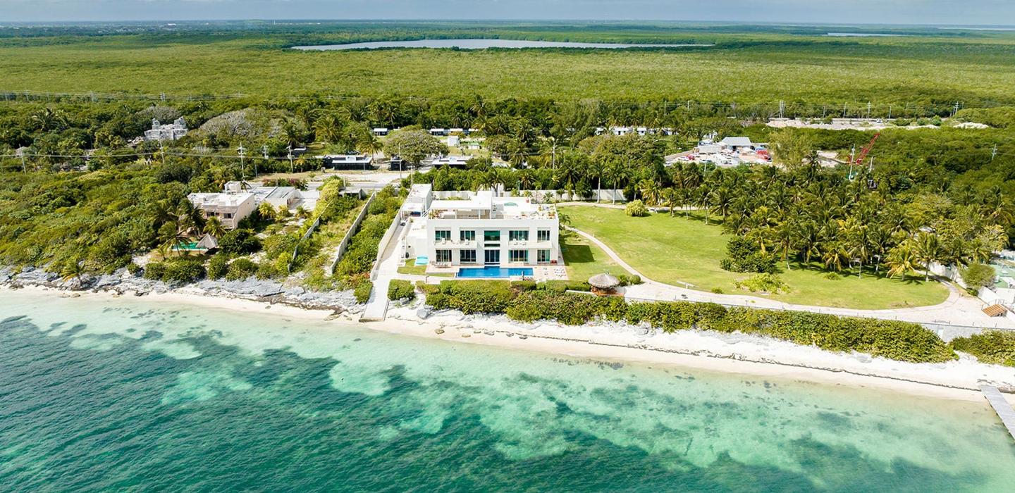 Estos famosos tienen lujosas casas en Cancún