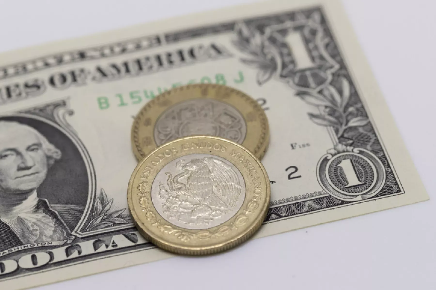 Moneda mexicana se debilita: el peso frena ante el dólar