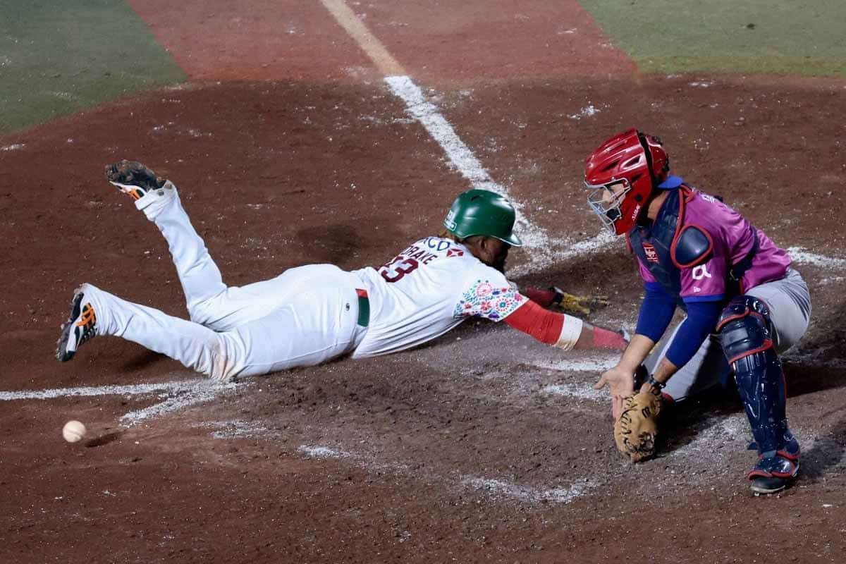 Tomateros y Charros avanzan a semifinales de la Serie del Caribe