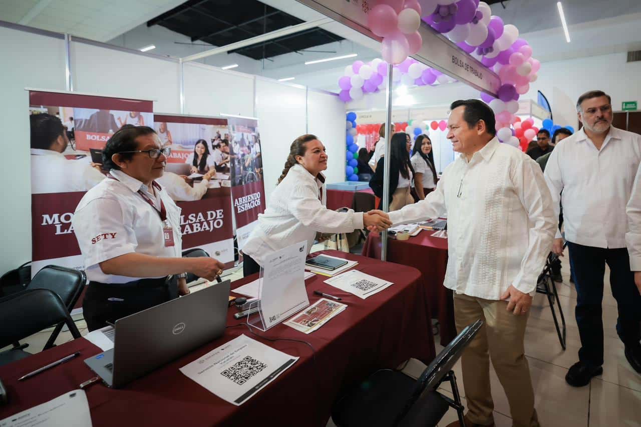 Inauguran feria de empleo para mujeres en Yucatán