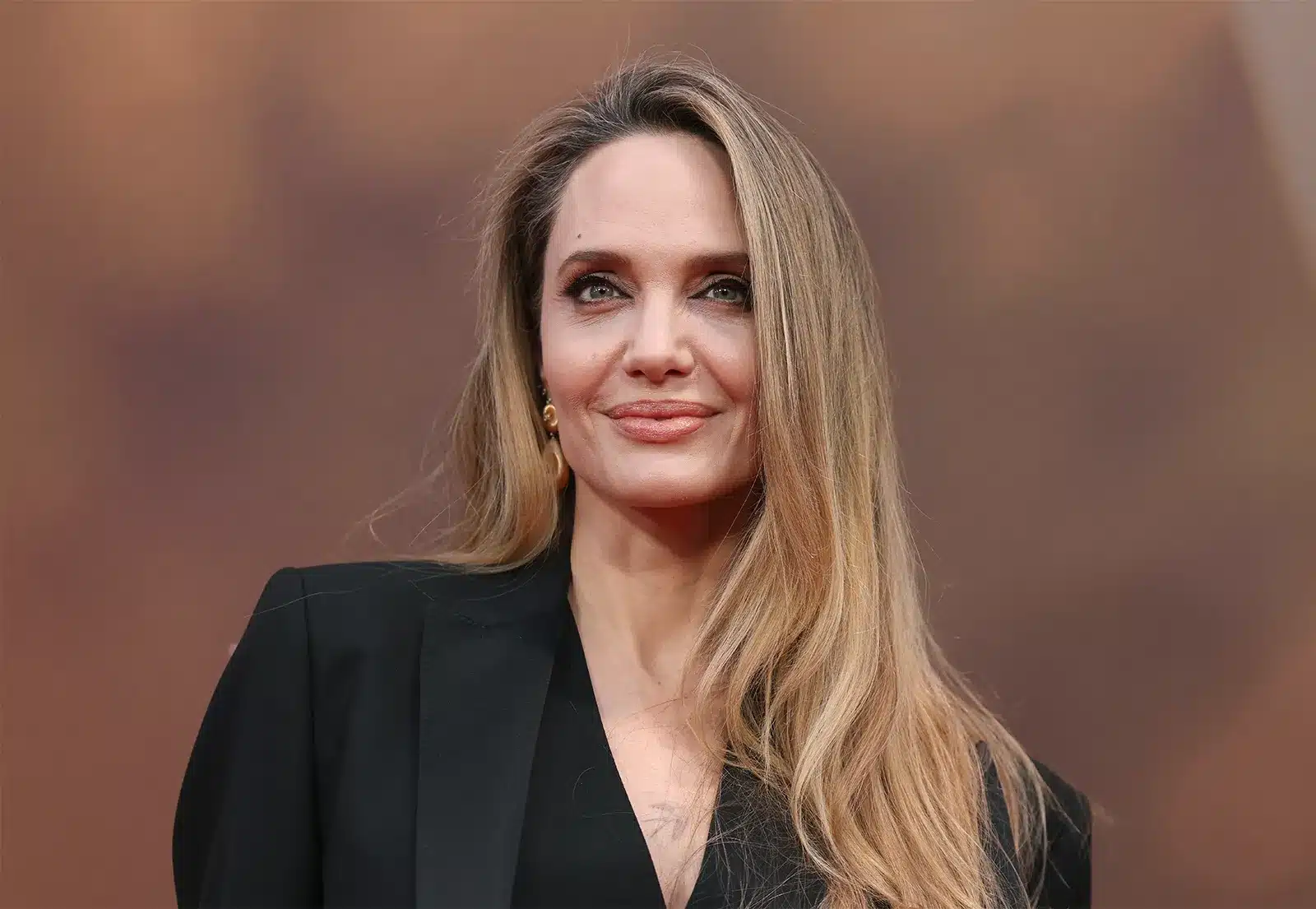 Angelina Jolie y sus relaciones sentimentales a través de los años Angelina Jolie y sus relaciones sentimentales a través de los años