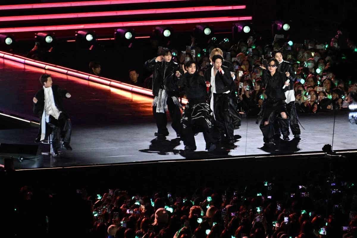 BTS inicia nueva era con show multitudinario