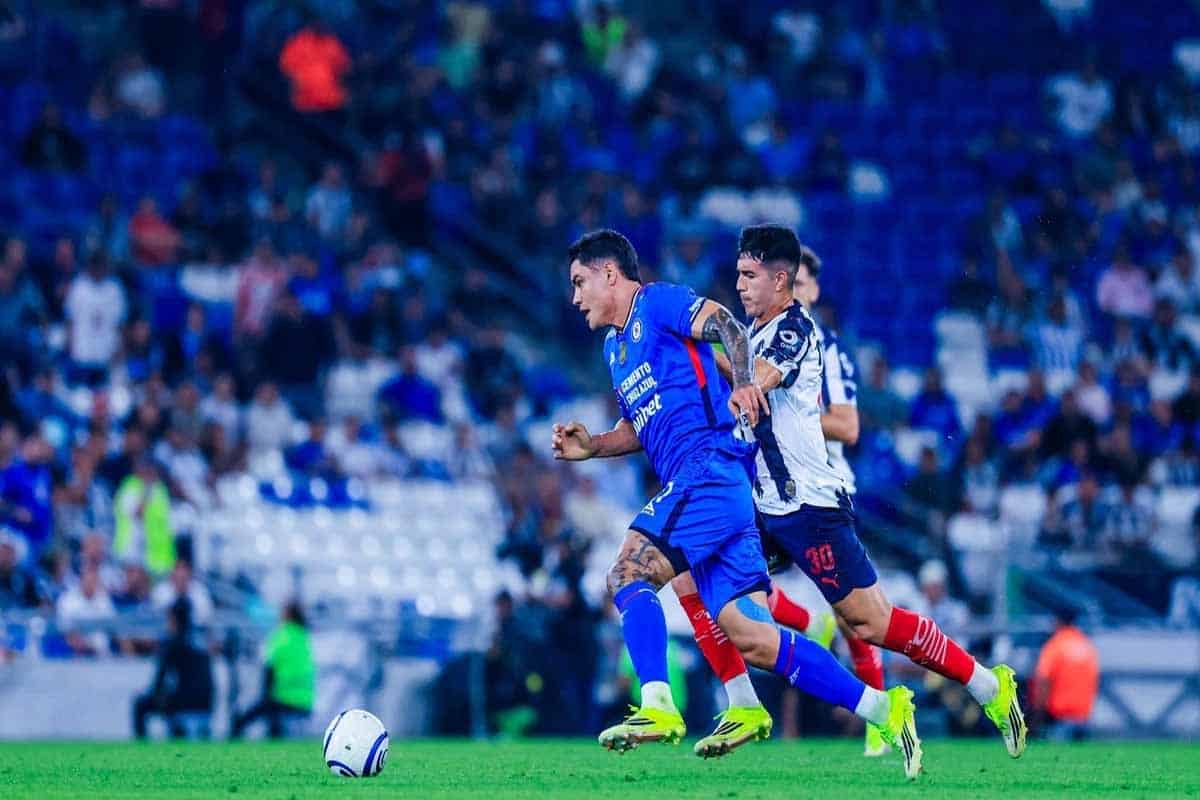 Cruz Azul vence a Monterrey con gol al minuto 90