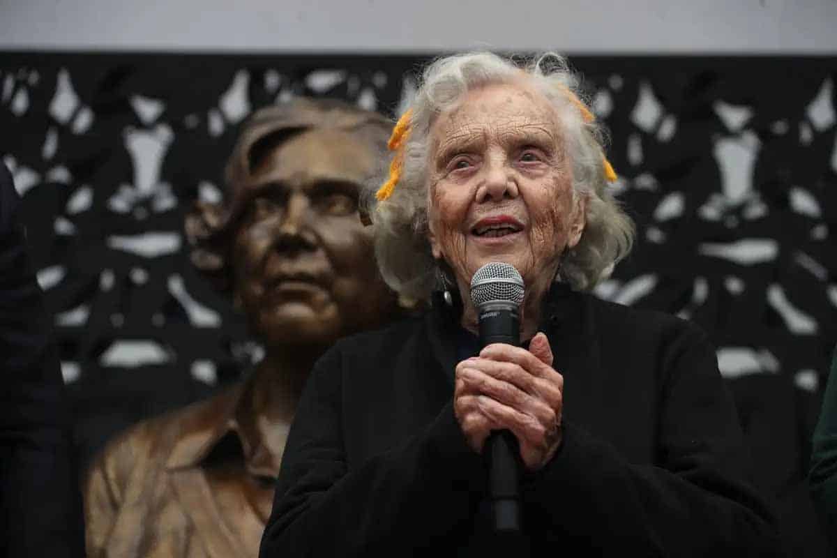 Elena Poniatowska recibe homenaje en CDMX Elena Poniatowska recibe homenaje en CDMX