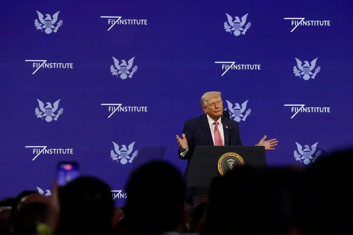 Estrecho Trump: polémica frase de Trump en plena crisis global