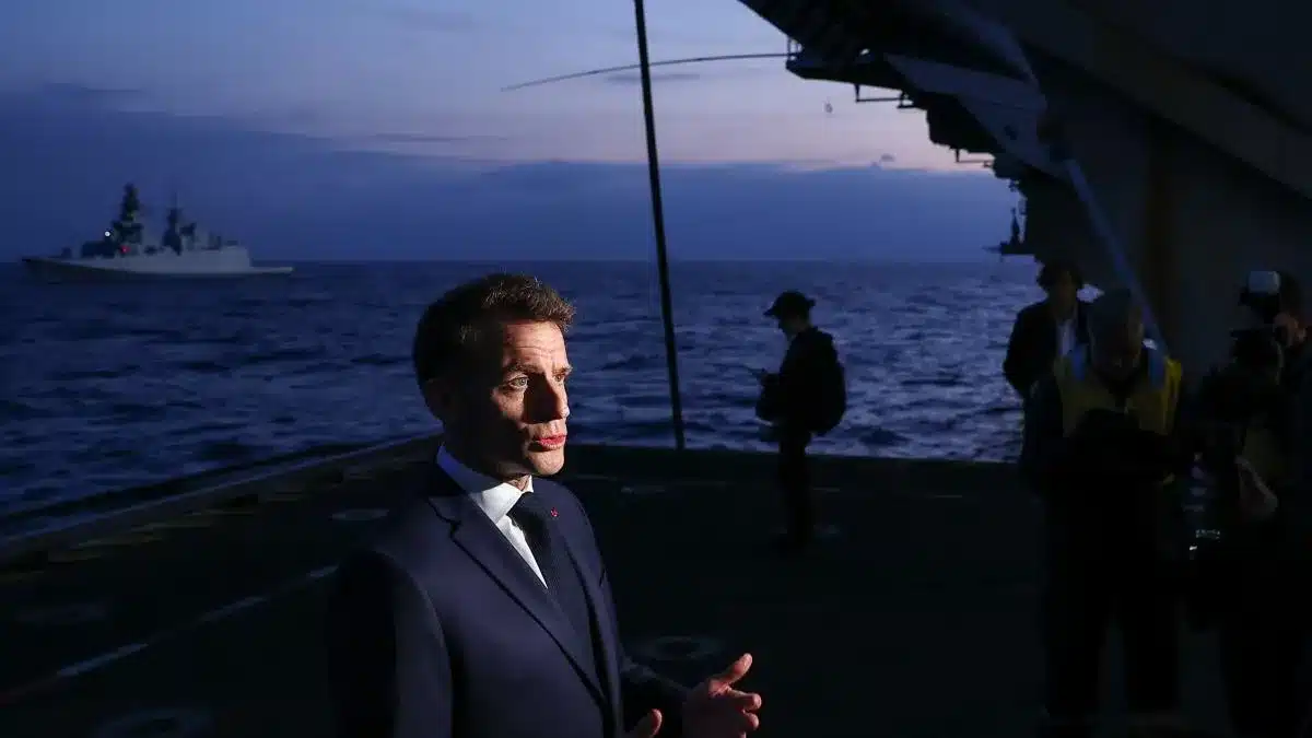 Flota militar francesa se despliega hacia el estrecho de Ormuz