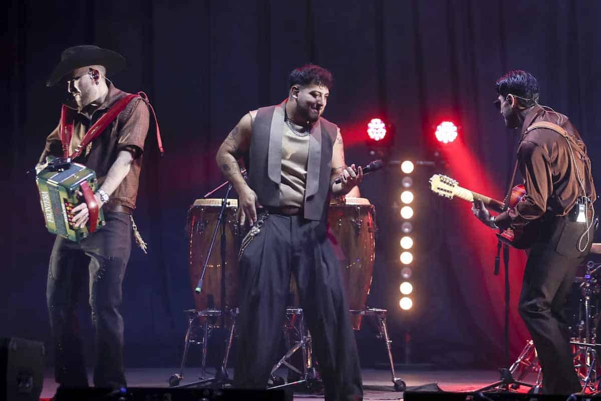 Grupo Frontera presenta canción para Mundial