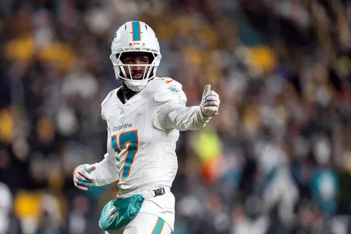 Jaylen Waddle llega a los Broncos en gran intercambio