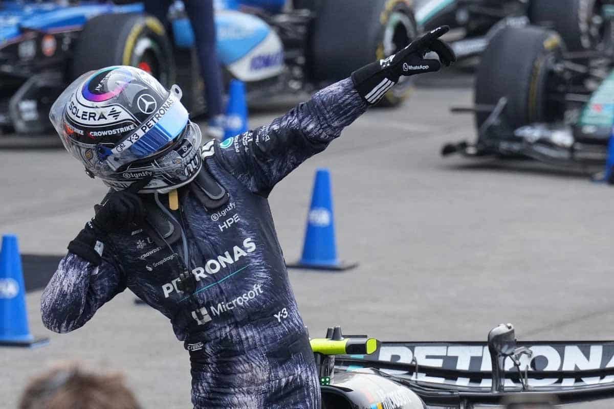 Kimi Antonelli gana en Japón y lidera la F1
