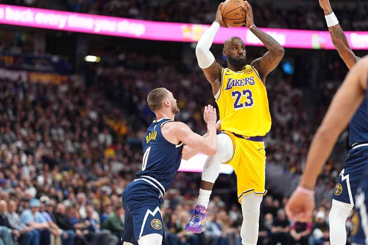 LeBron James alcanza récord de canastas en la NBA
