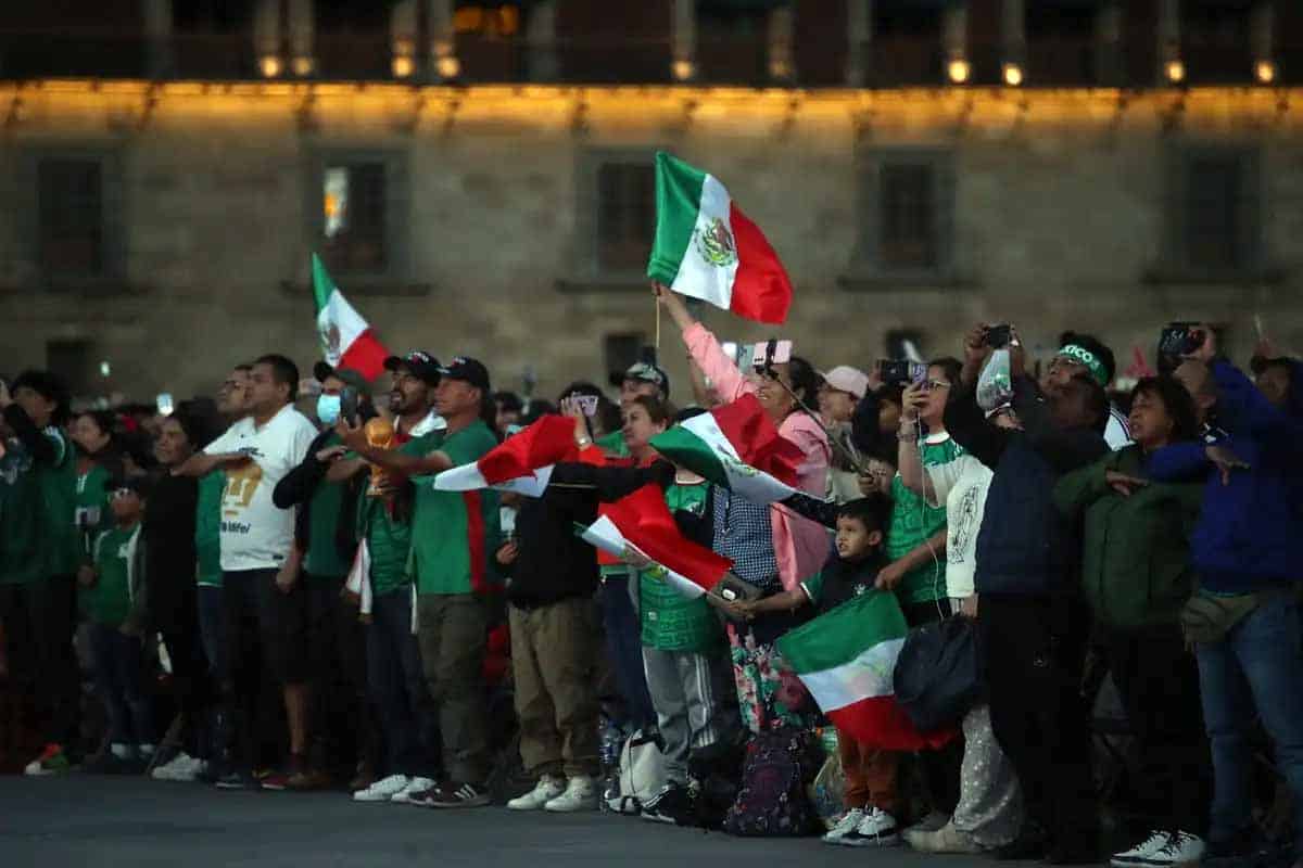 México-Portugal decepciona en el Zócalo