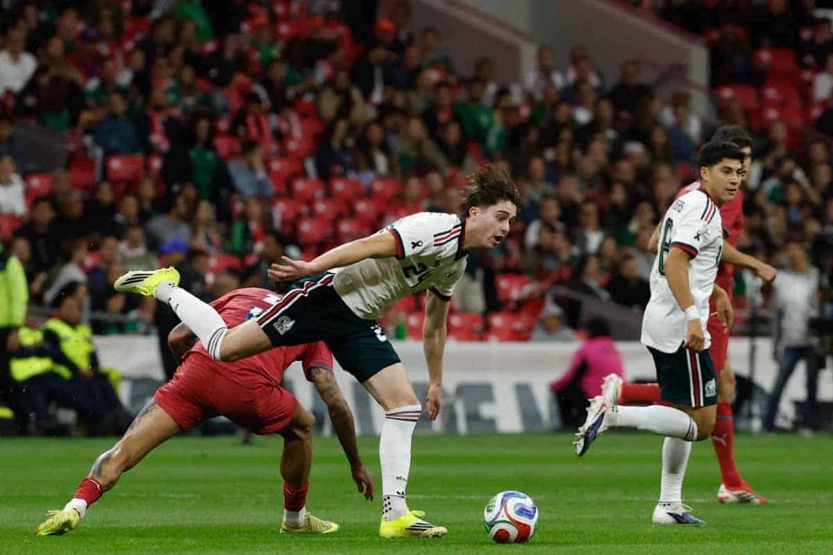 México inaugura estadio con empate sin emociones