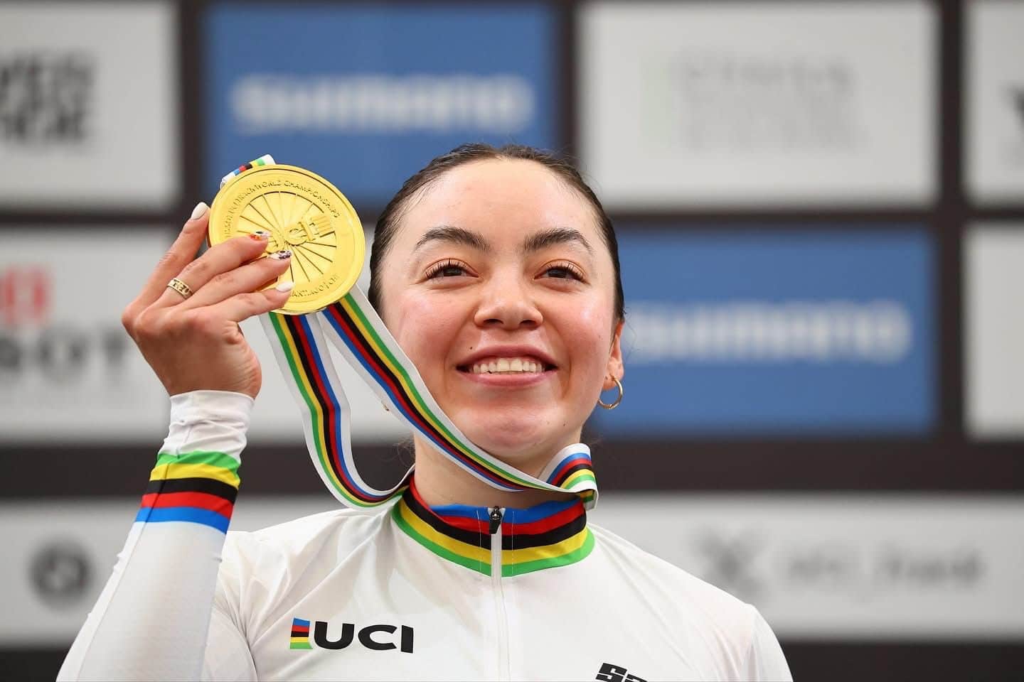 Yareli Acevedo gana oro en Copa del Mundo de ciclismo de pista