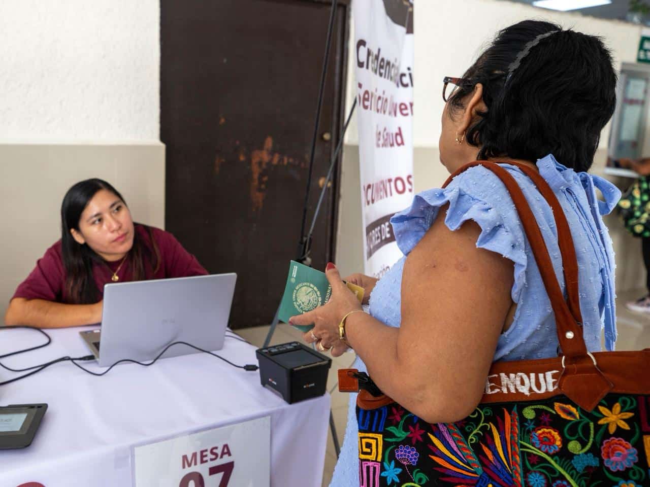 Inicia credencialización del nuevo sistema de salud en Yucatán