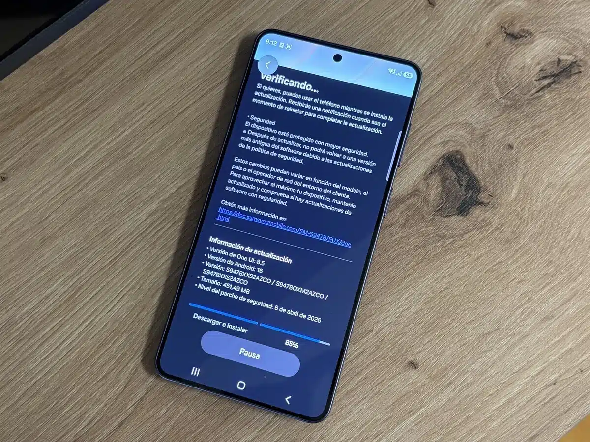 Actualización Galaxy mejora seguridad en móviles Samsung